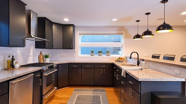 Photo - 3bd/2.5ba Seattle Townhome