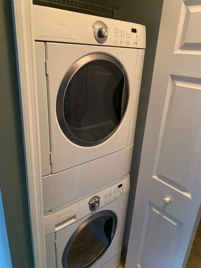 Lavadero - 529 SW Akron Ave Unidad 2