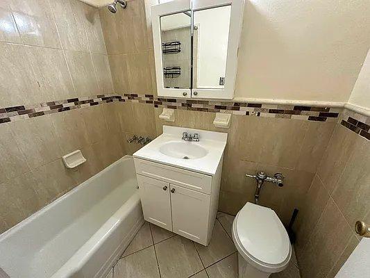 Photo - 1 bedroom in Bronx NY 10471 Unit 4A