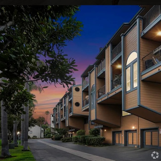 Building Photo - 802 Kalpati Cir Unit C Rental