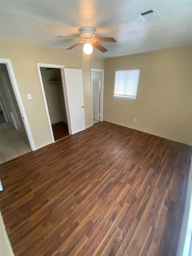 Photo - 5814 Mackinaw St
