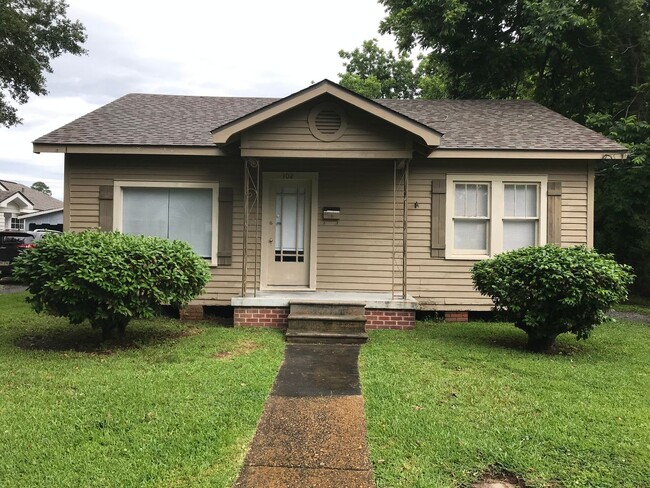 2 bedroom 1 bath home , Near UL - 2 bedroom 1 bath home , Near UL