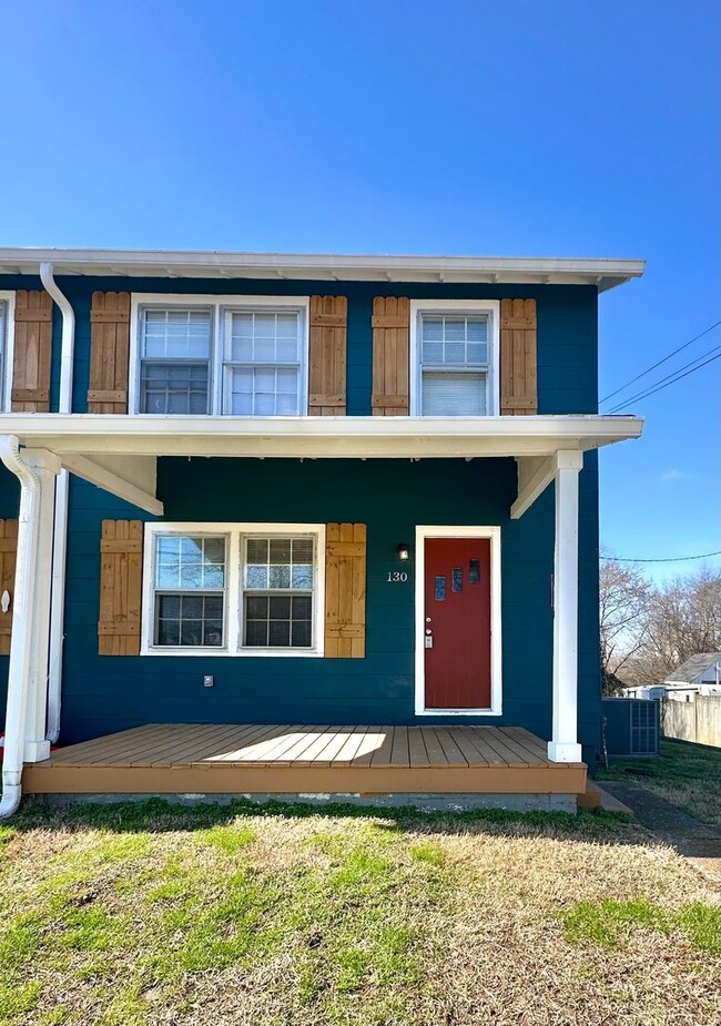 JUST RENOVATED!! Retro Old Hickory Villag... - JUST RENOVATED!!  Retro Old Hickory Villag... Townhome