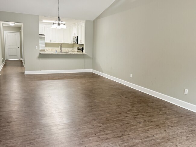 Photo - 1675 Jordon Ave