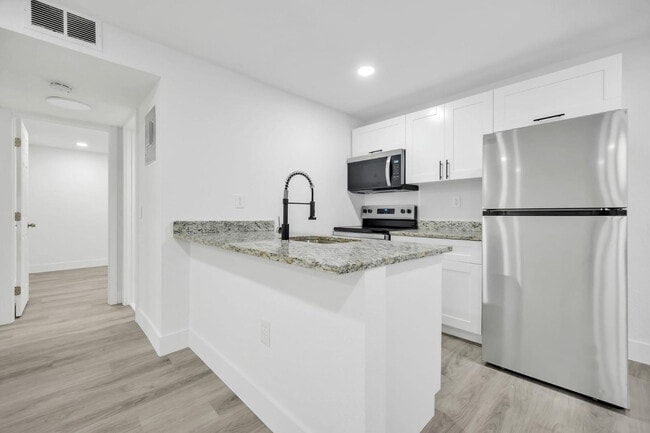 Photo - 1015 NE 17th Ave Unit 104