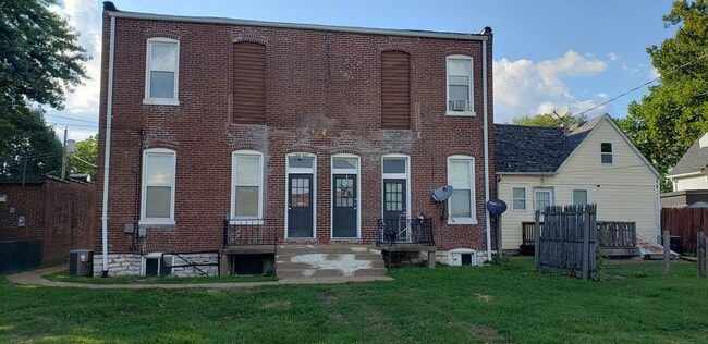 Building Photo - 910 Regina Ave Unit 2N