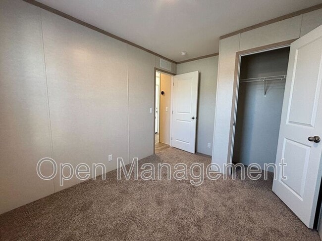 Photo - 725 S 12th St