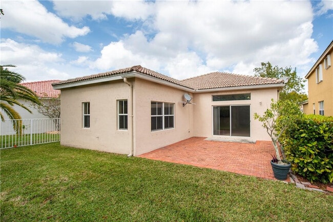 Photo - 4015 Palm Pl