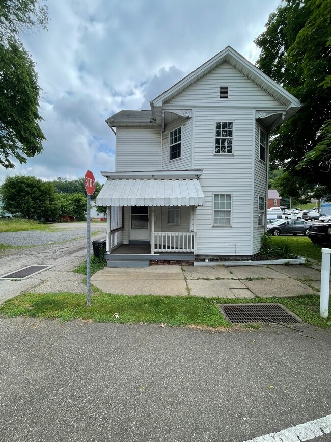 Building Photo - 136 N Grant Ave Unit 136 Rental