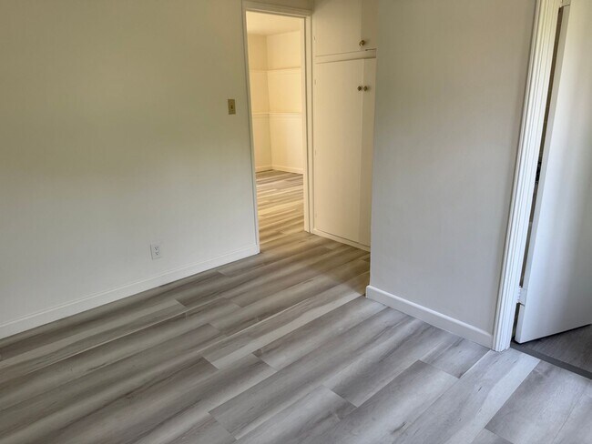 2564 Corralitas Dr. - 2566 1/8 Corralitas Dr.
