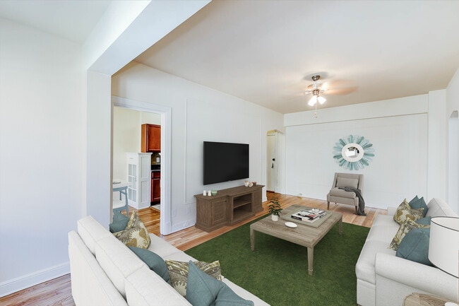 Photo - The Frontenac