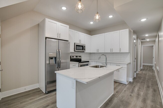 Photo - 2017 N College Ave Unit 1