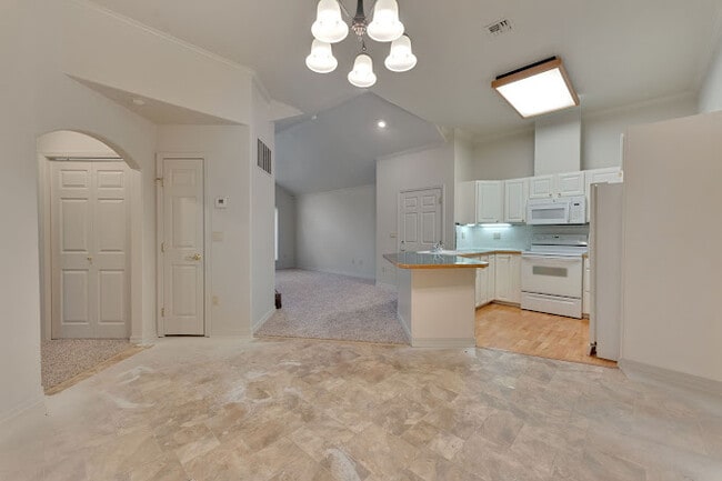 Courtland Place Apartments