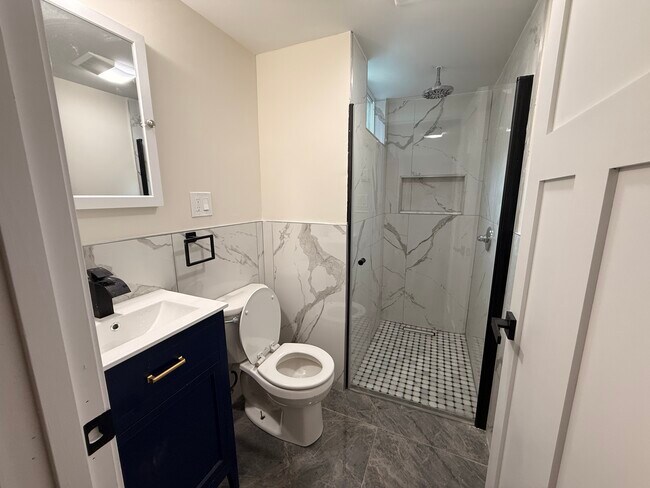 73 W Thames St Unit 73B