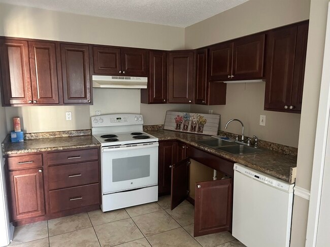 Photo - 5666 Encino Cove