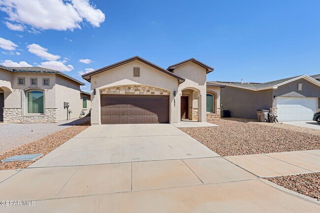 Building Photo - 14937 Tierra Fortaleza Ave Rental