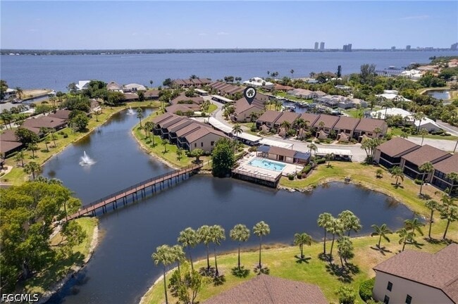 Photo - 15489 Admiralty Cir Unit 5