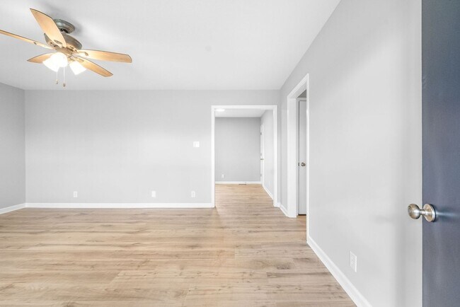 Photo - Newly Renovated 3 Bedroom Pet Friendly Hom...