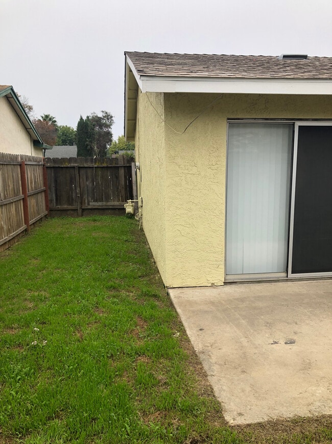 Photo - 25 W Swallow St