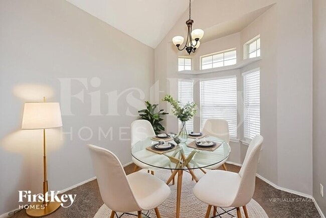 Photo - 2140 Birch Bend