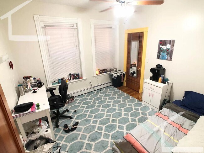 Photo - Really Nice 4 bed 2 bath in Fort Hill....