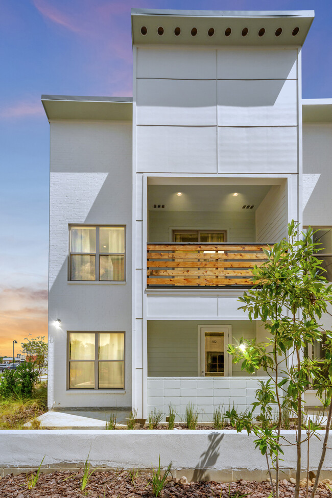 Photo - 107 Centre Sarcelle Blvd Townhome