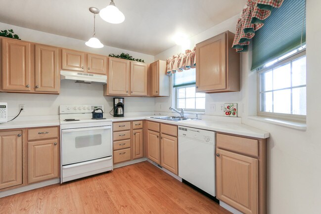 Photo - 500 Edwards Blvd Unit 20