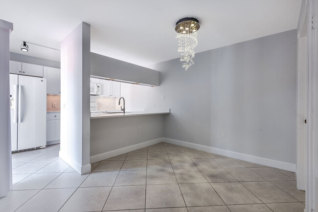 Photo - 185 Charter Way