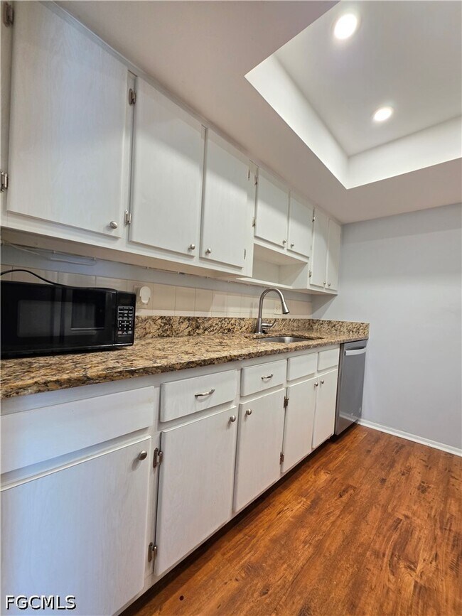 Photo - 1849 Maravilla Ave Unit A14
