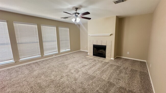 Photo - 374 Lake View Dr