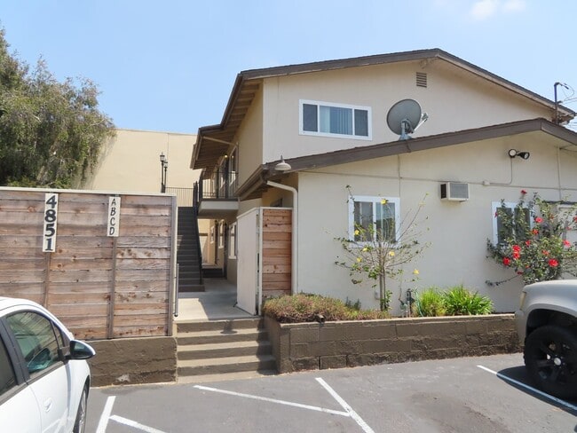 Building Photo - Renovated Two Bedroom Apartment in La Mesa