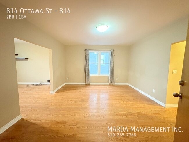 Building Photo - COZY 2 BED/ 1BATH - IN WALKERVILLE - PLUS HYDRO & GAS! Unit 814