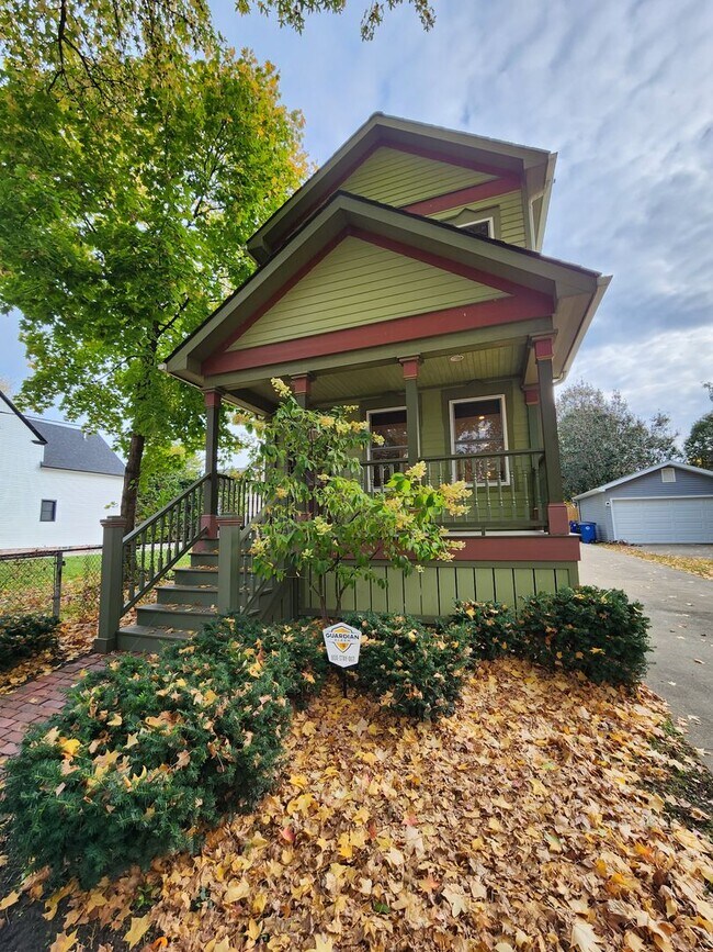 Photo - Modern 2 Bedroom Home For Rent