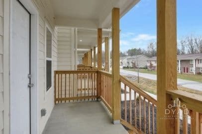 Photo - 418 Caldwell Dr