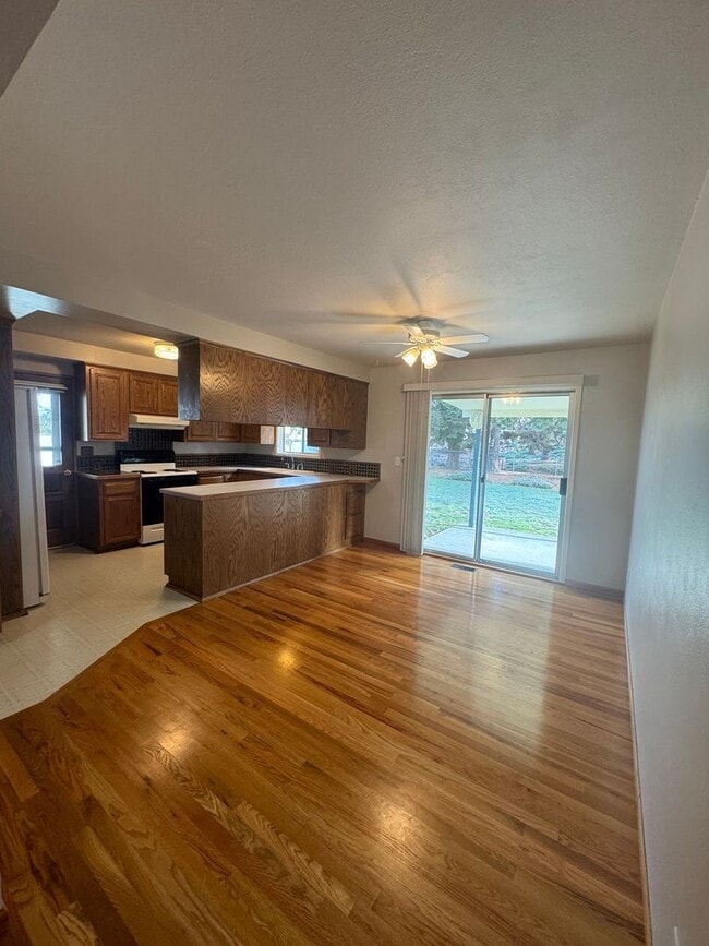Photo - 4337 Lombard Dr