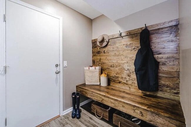 Building Photo - 6871 Jack London Dr Unit 6871 Jack London Dr