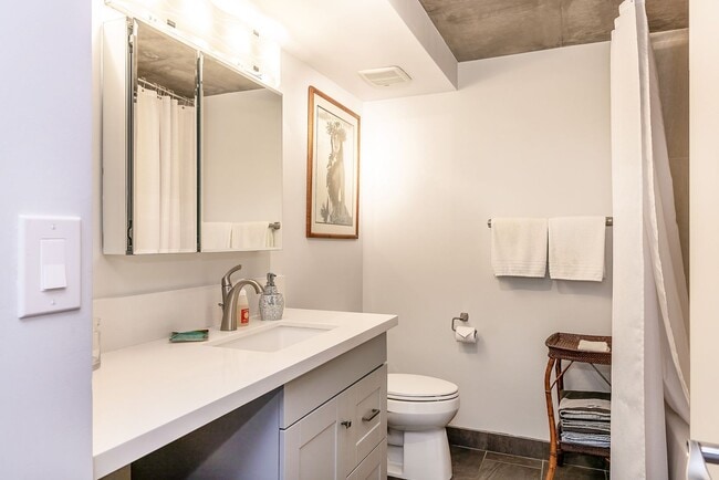 Photo - BEACHFRONT - Furnished Unit 501