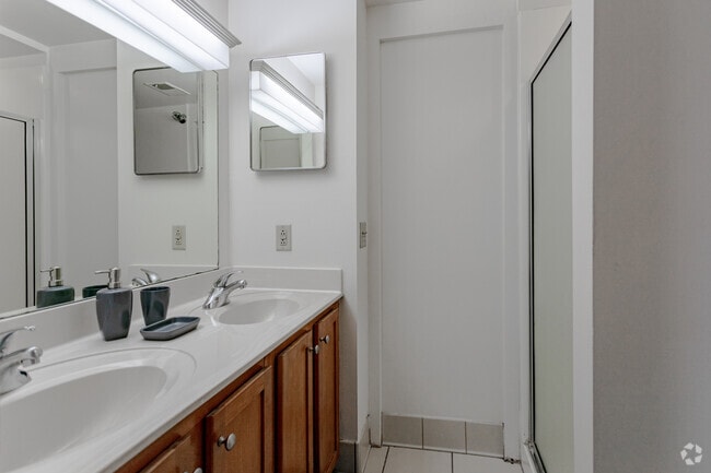 2BR, 2BA