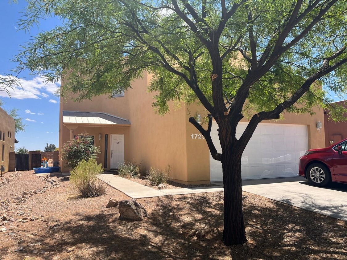 Large 4 bedroom home - Large 4 bedroom home