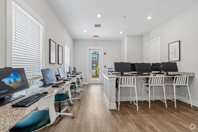 Business Center - The Reserve at Wynn Place