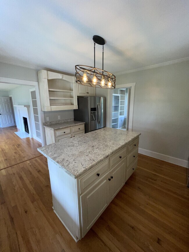 Photo - 310 Victory Dr