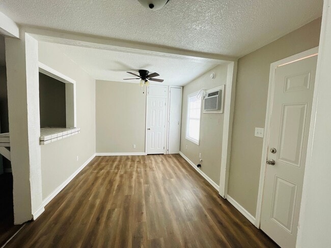 Photo - 312 1-304 1/2 S Avenue G