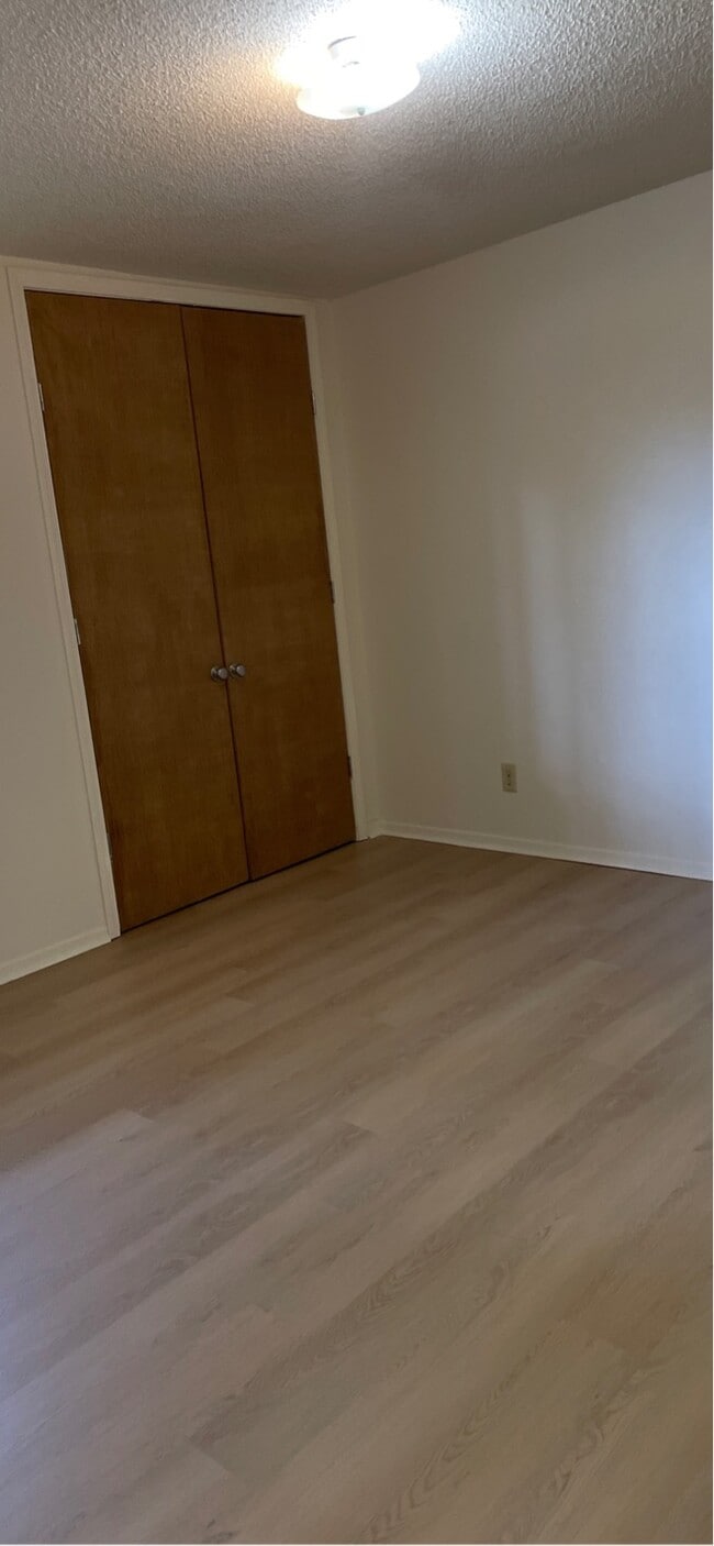 Photo - 401 Shadow Oaks Dr