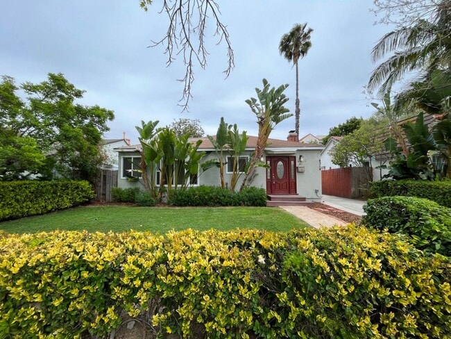 Photo - MOVE-IN READY! House w/full guest unit; near to Ventura Blvd!