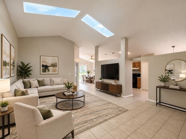 712 Swallow Ln