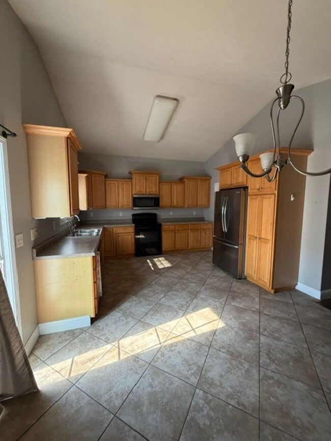 Photo - 410 Goldenrod Dr