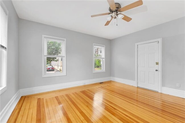 Photo - 72 Courtland St Unidad 1