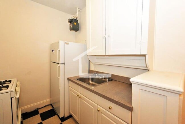 6 Chiswick Rd