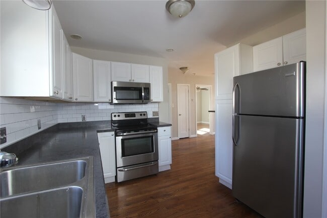 Photo - 3623 Steins St