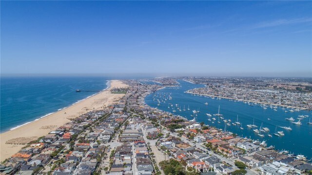 Building Photo - 2038 Miramar Dr